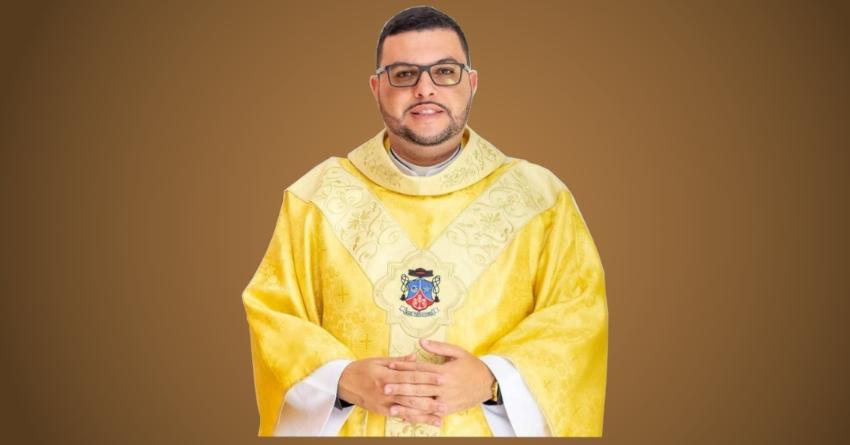 Pe. Kleber Santos Junior