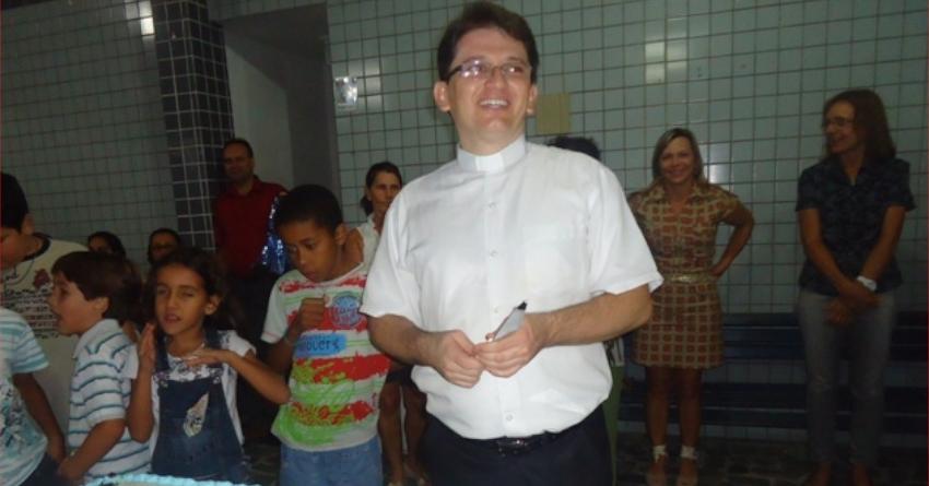 Pe. Tiago Roney Sancio