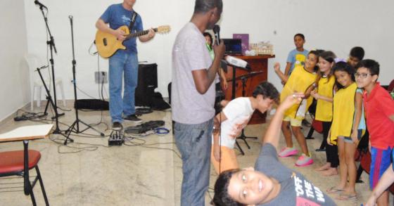 15Out Encontro de Crianças com Cristo