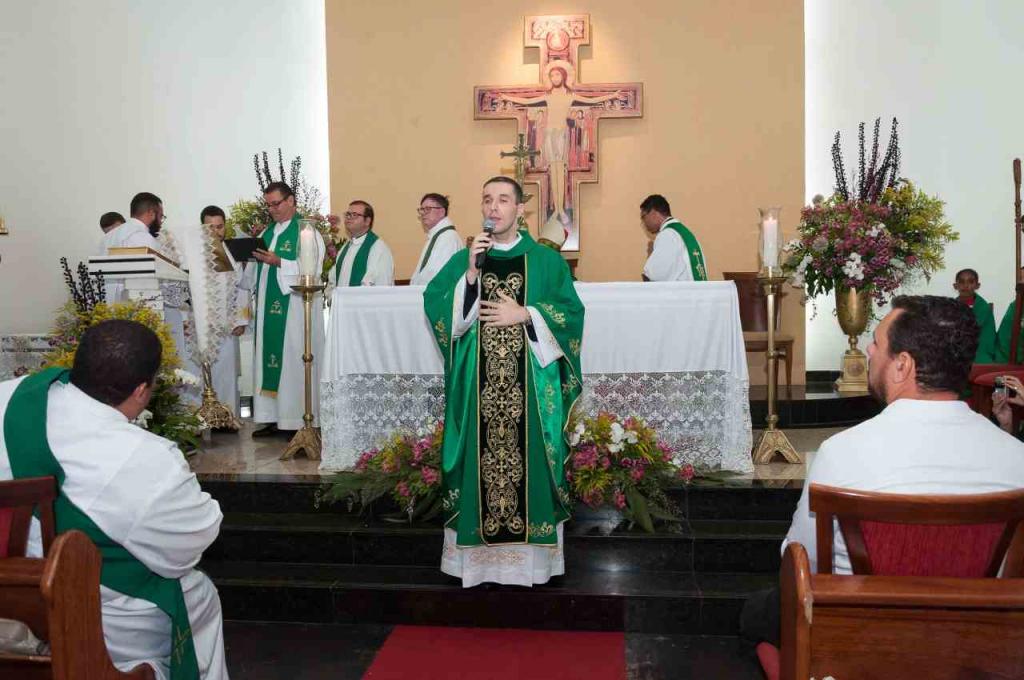 Posse do Padre Diego Carvalho