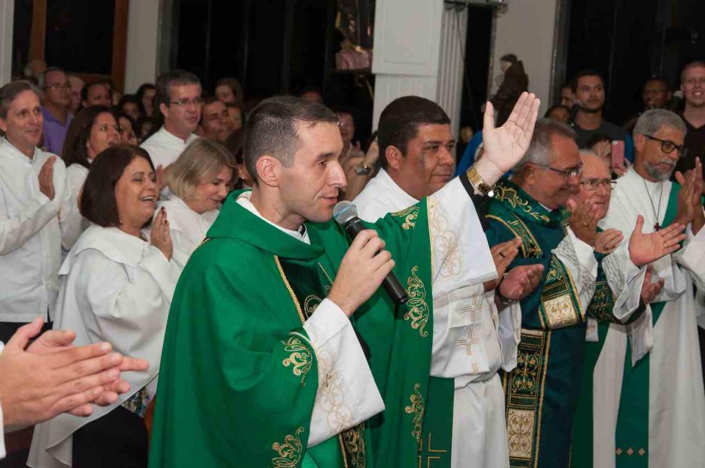 Posse do Padre Diego Carvalho